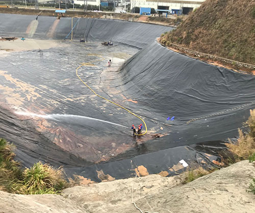 昔阳废水池清理
