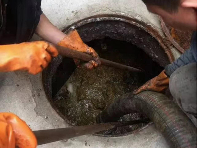 昔阳清理化粪池时如何避免沼气的危害?